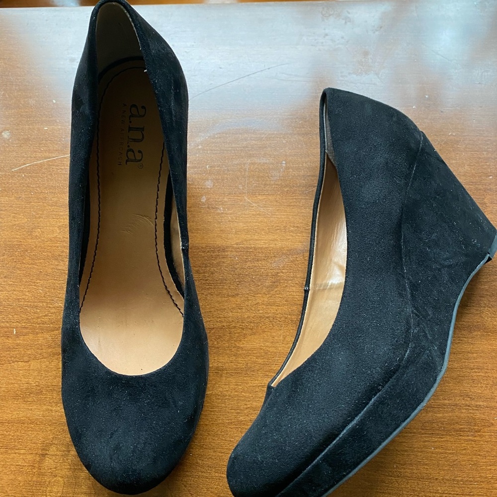 ANA wedge heels